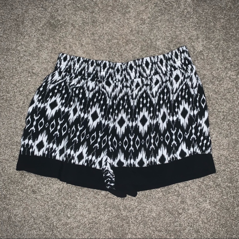 Joe B Pattern Shorts